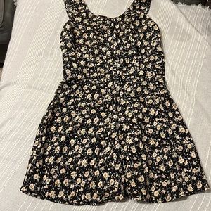 Button front, laced back dress size M
